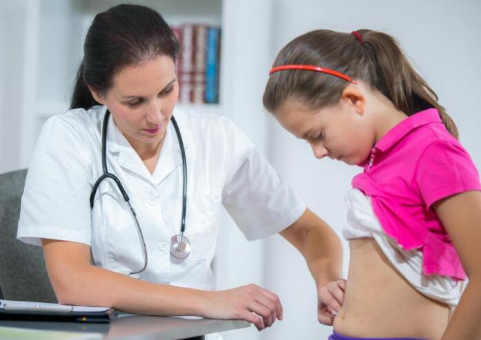 A child with suspicion of a helminous occupation in a doctor's appointment